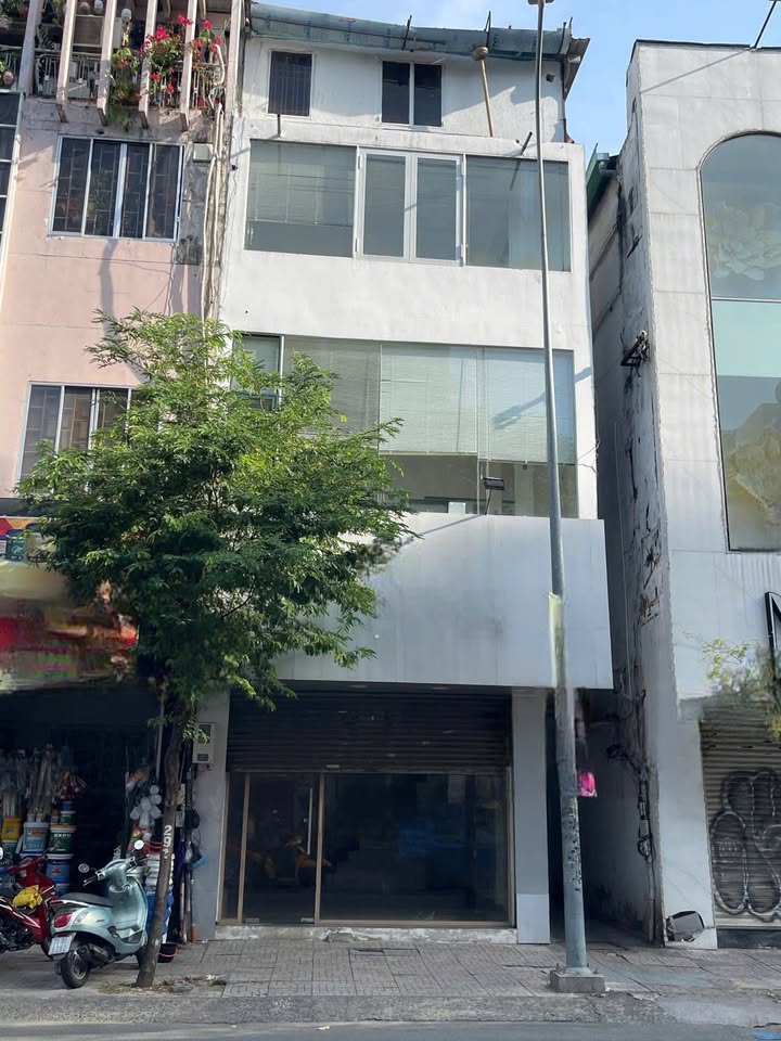 Nhà Nguyên Căn Mặt Tiền Võ Văn Tần, Quận 3 - 30 triệu/tháng, Thương Lượng