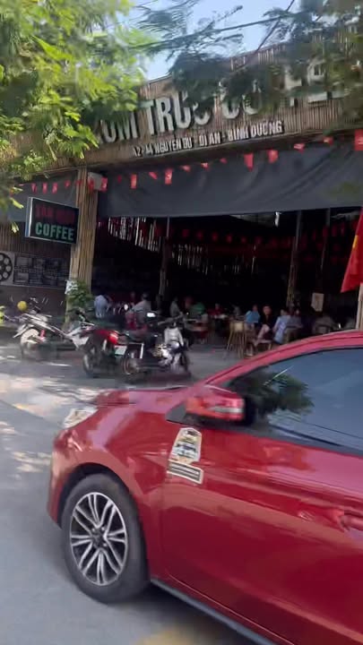 Nhà mặt tiền Nguyễn Du Dĩ An 115m² giá 11 tỷ - Kinh doanh sầm uất!