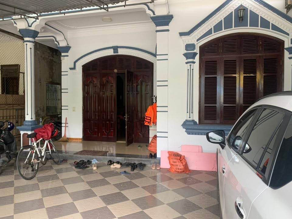 Nhà 2 tầng Thạch Trung 237.5m² giá 8.2 tỷ - Kinh doanh sầm uất gần chợ!