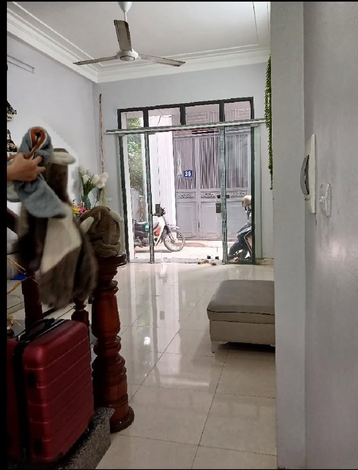 Nhà riêng Đông Ngạc, Bắc Từ Liêm 41m² giá 6.1 tỷ - Hướng sông Hồng thoáng mát!