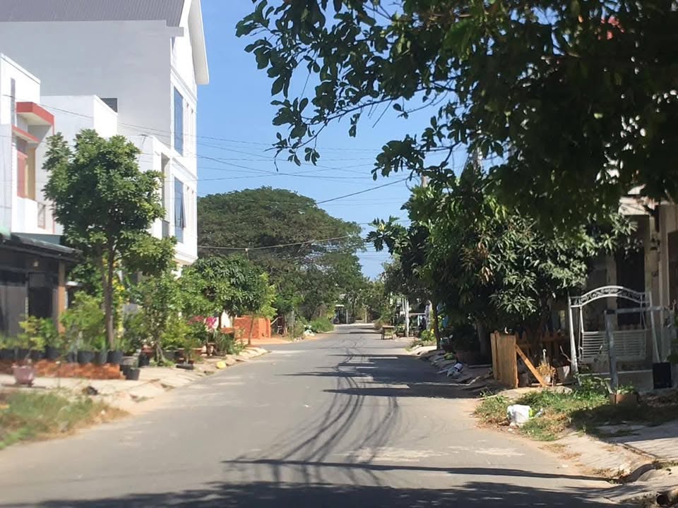 Đất nền Phú Trinh - 85m² giá 2.8 tỷ - Sổ đỏ chính chủ, mặt tiền 7m!