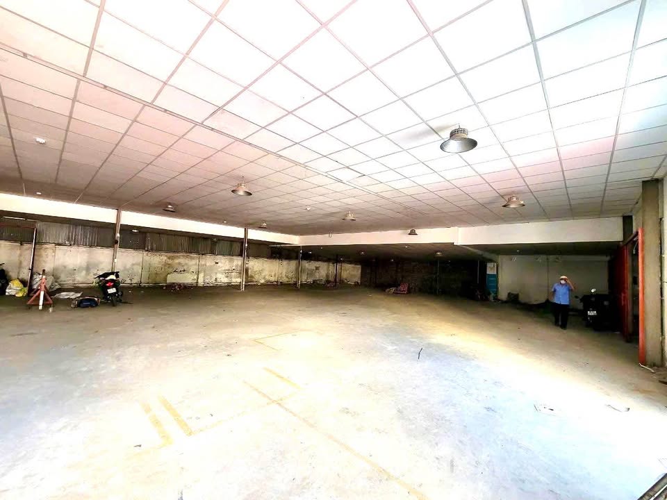 Kho xưởng cho thuê tại Đường Đào Duy Anh, Đống Đa 600m² - Giá thuê chỉ 90 triệu/tháng!