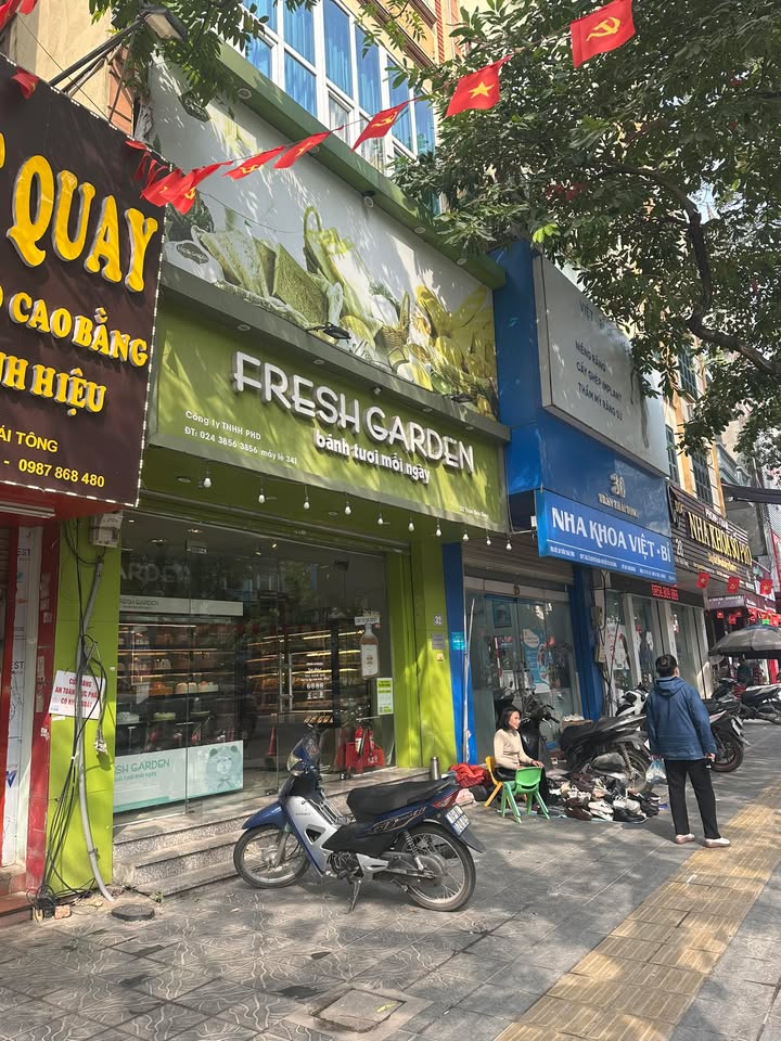 Cho thuê mặt bằng kinh doanh phố Trần Thái Tông Cầu Giấy 180m² - Đoạn đẹp nhất, phù hợp mọi mô hình!