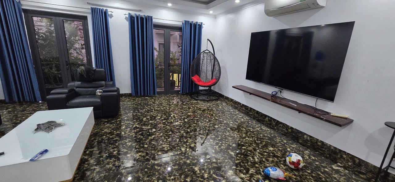 Căn hộ Vinhomes Bến Đoan Hồng Gai 90m² giá 17 tỷ - Hướng Đông Nam thoáng mát!