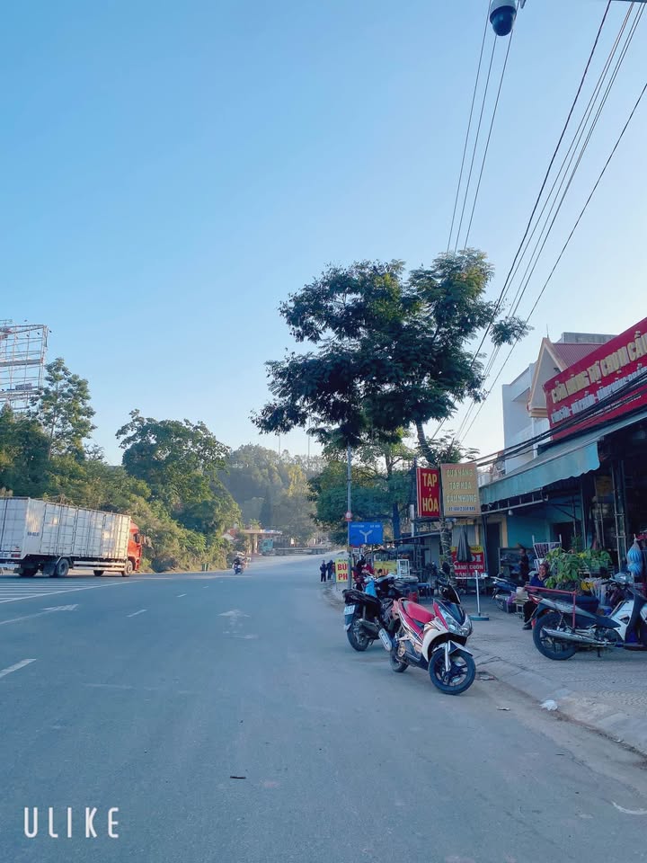 Nhà 4 tầng tại Yên Trạch, Cao Lộc 278m² giá 10 tỷ - Thiết kế hiện đại, mặt tiền rộng!