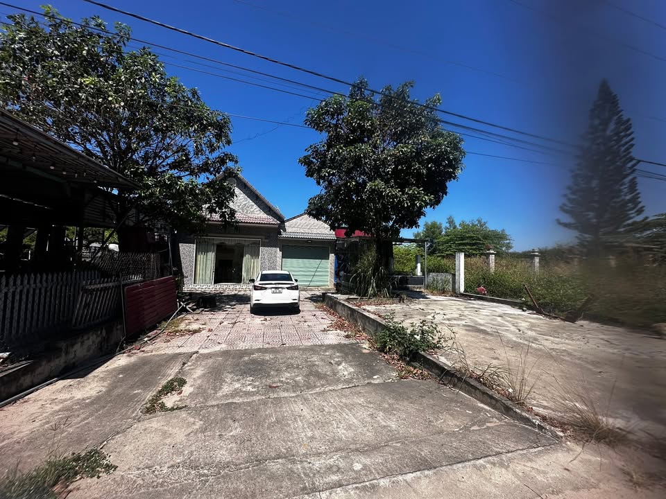 Nhà mái thái mặt tiền đường số 8, Minh Hưng 863m² giá 3.3 tỷ - Cơ hội đầu tư tuyệt vời!