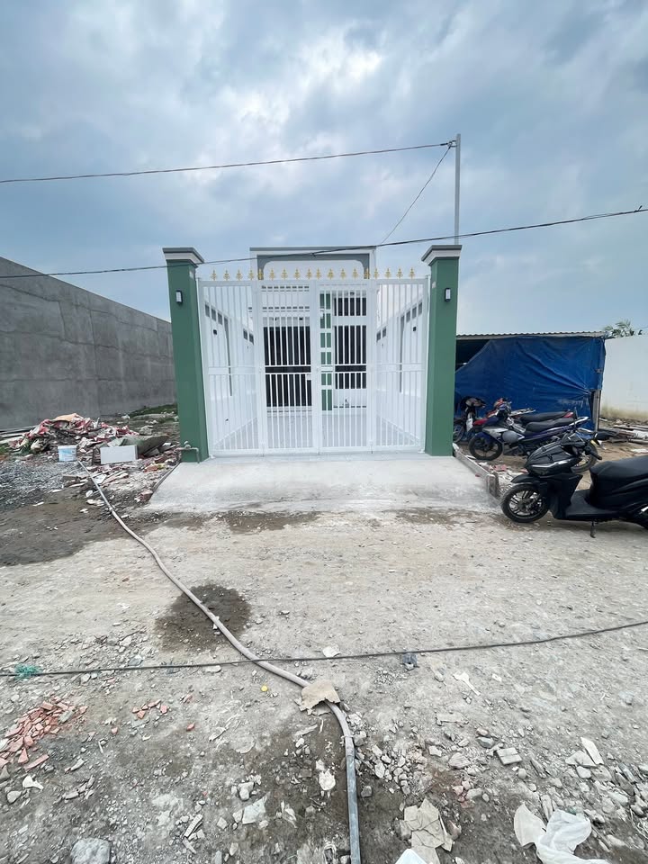 Nhà cấp 4 tại ấp Lộc Trung, xã Mỹ Lộc, huyện Cần Giuộc - Giá 2.15 tỷ, chính chủ!