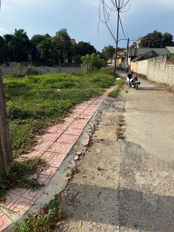 Đất nền thổ cư 518m² tại Đông Hạ, Quốc Oai - Sổ đỏ chính chủ, giá chỉ 30 triệu/m²!