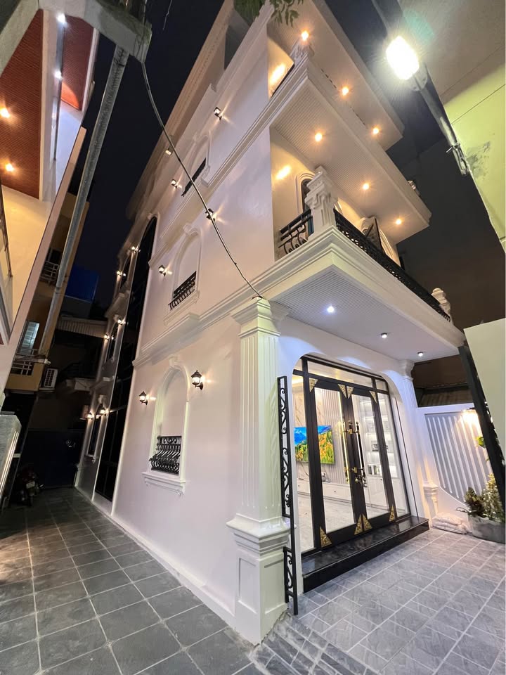 Nhà 4 Tầng Lô Góc Mặt Đường Phương Lưu, 75m² giá 5.95 tỷ - Full Nội Thất, Sẵn Sàng Vào Ở!