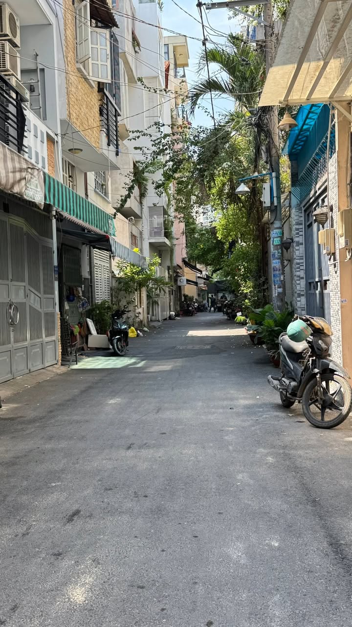 Nhà phố Lý Thường Kiệt, Quận 10, 21m² giá 4 tỷ - Hẻm xe tải, sẵn sàng vào ở!