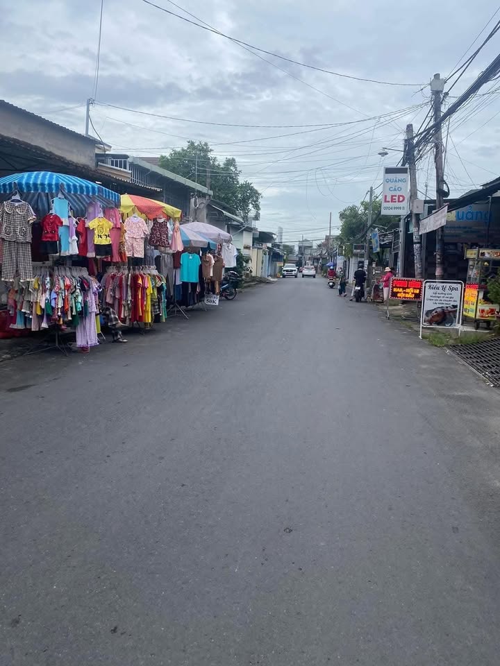 Nhà mặt tiền chợ KP2, Trảng Dài, Biên Hòa, 195m² giá 5.9 tỷ - Đầu tư kinh doanh sinh lời!