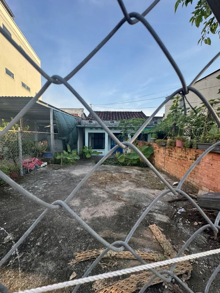 Đất mặt tiền đường Tân Thới Nhì 12, Hóc Môn 105m² giá 4.3 tỷ - Cơ hội đầu tư tiềm năng!