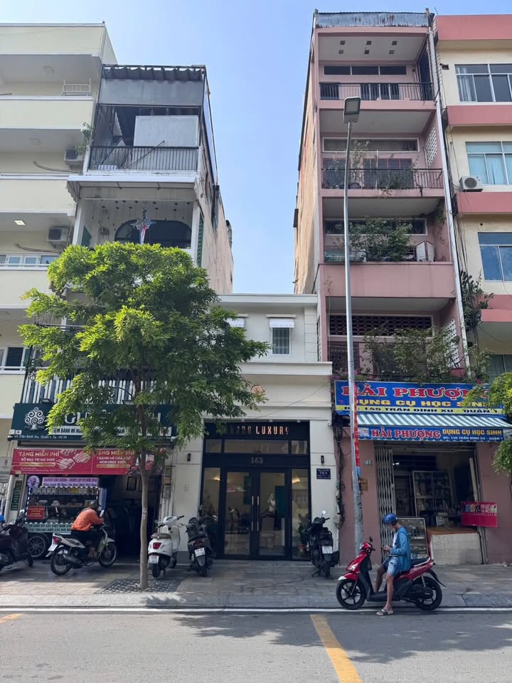 FrontHouse Trần Đình Xu Quận 1 57m² giá 25 tỷ - Mặt tiền đẹp gần Nguyễn Trãi!