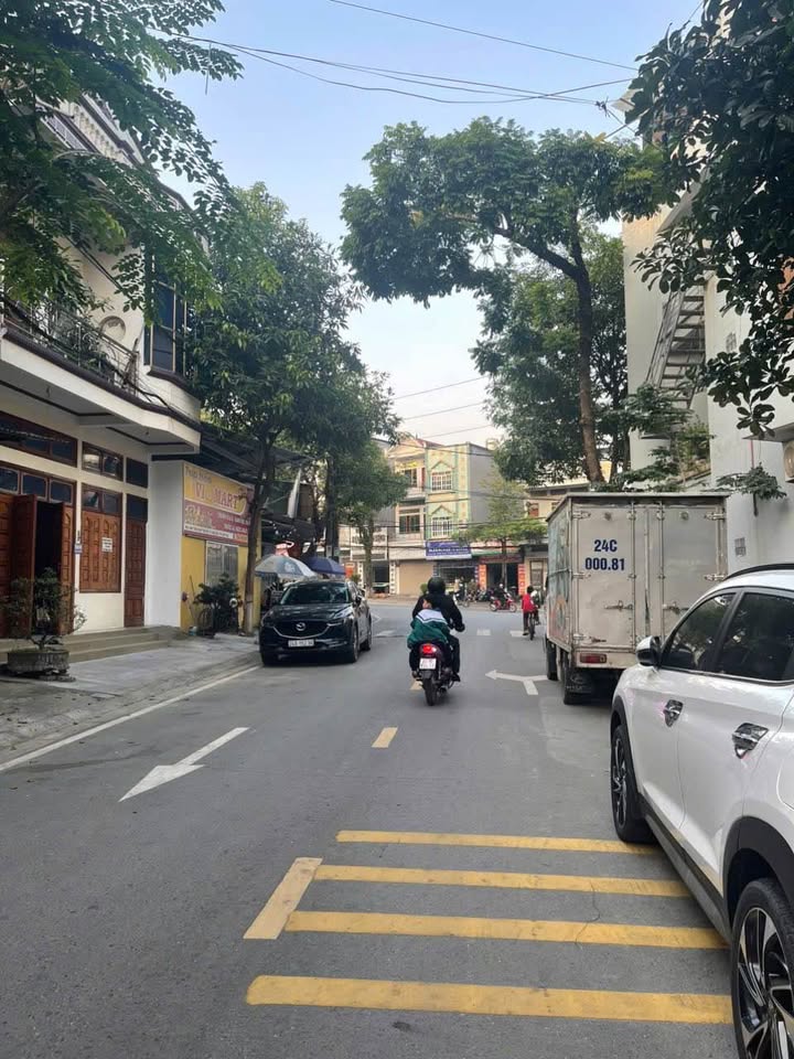 Bán nhà 3 tầng đường Tôn Thất Thuyết, Lào Cai 67.2m² giá 3.2 tỷ - Sổ đỏ chính chủ!