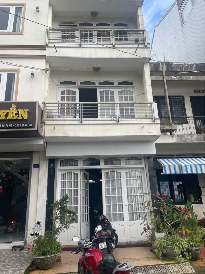 Nhà mặt tiền Phan Như Thạch, Đà Lạt 44m² giá 9 tỷ - Tiềm năng kinh doanh cao!
