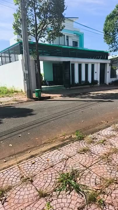 Biệt Thự Nhà Vườn Tân Phú, Đồng Xoài 280m² giá 5.49 tỷ - Nội thất đầy đủ, sẵn sàng ở ngay!