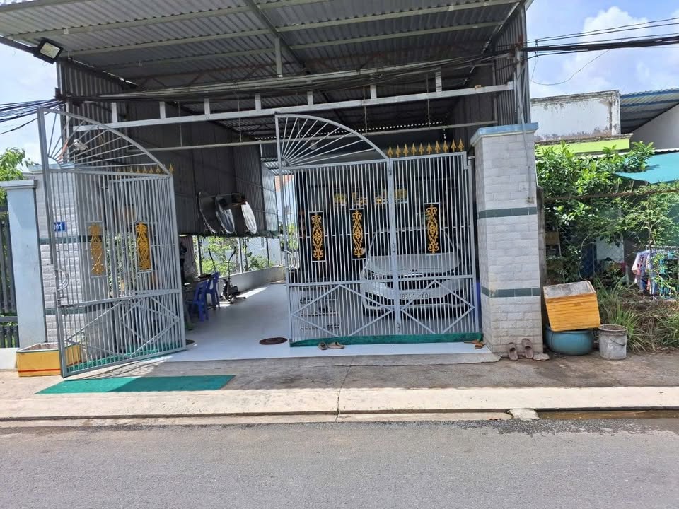 Đất nền 1600m² đường Lê Thị Hồng Gấm, quận Bình Thủy - Giá chỉ 11 tỷ!