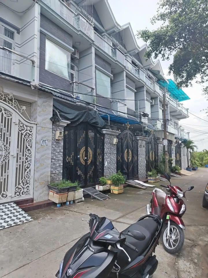 Nhà bán đường Huỳnh Bá Chánh, quận 8, 55m², giá 4.6 tỷ - Vị trí đẹp, giao thông thuận lợi!