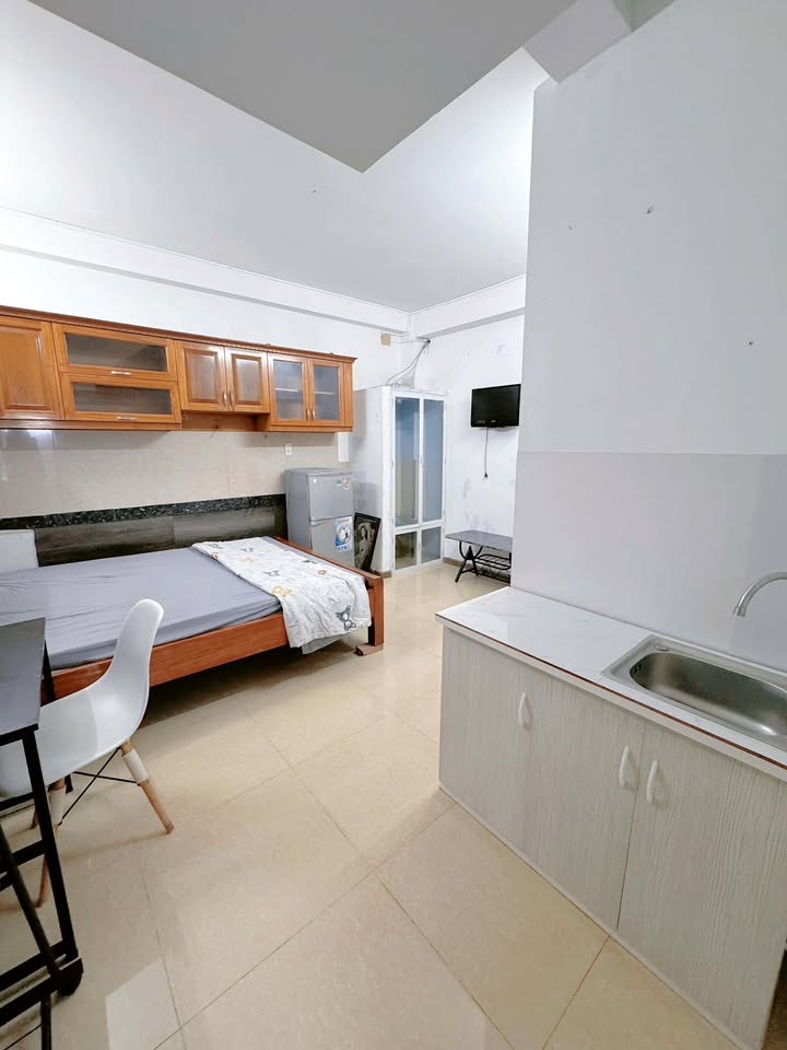 Phòng cho thuê tầng trệt Q10 đường Hoà Hưng 15m² giá 4.1 triệu - Tiện nghi đầy đủ, ưu đãi hấp dẫn!