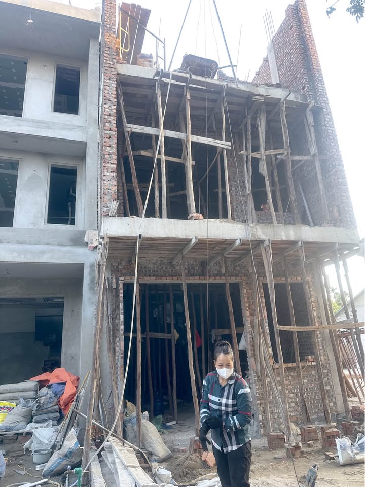 Nhà xây thô 3,5 tầng tại Ái Mỗ, Sơn Tây 60m² - Thiết kế hiện đại, tự hoàn thiện