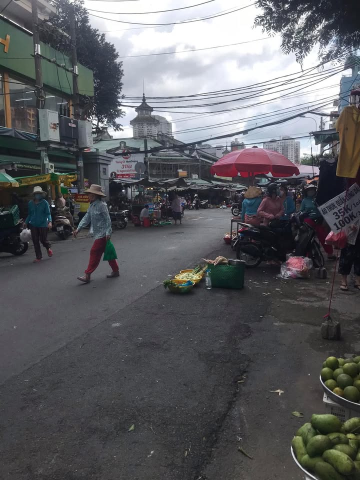 Phòng cho thuê 24m² tại chợ cá Hòa Bình, quận 5 - Giá 3.5 triệu, giờ giấc tự do!