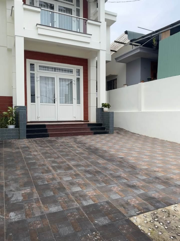 Nhà nguyên căn Bạch Đằng, Đà Lạt 300m² giá 15 triệu - Sẵn sàng cho thuê ngay!