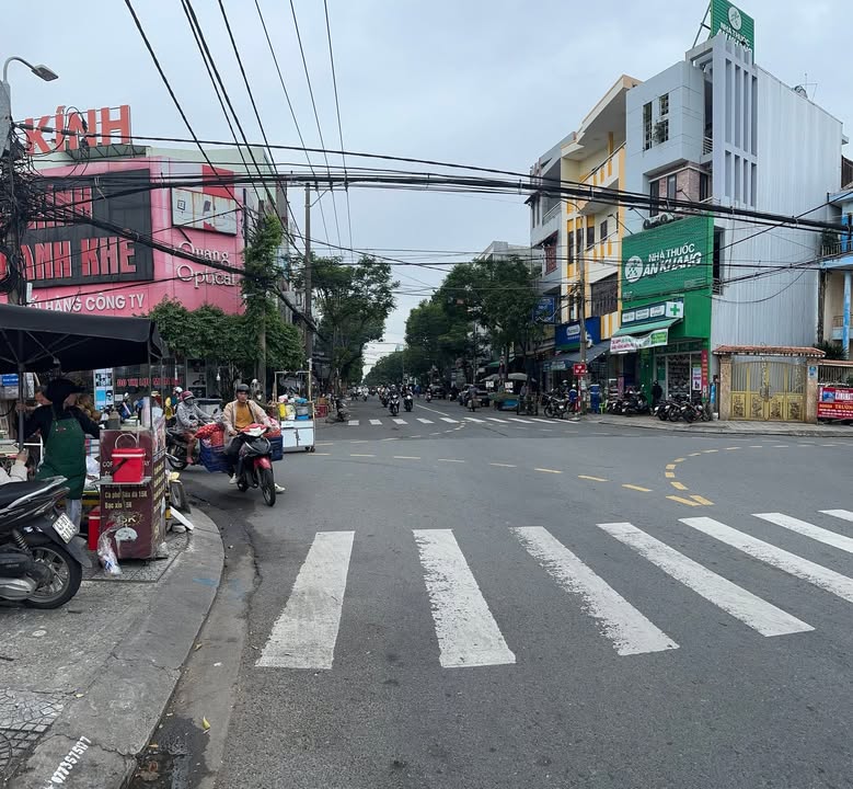 FrontHouse Đường Cù Chính Lan 75m² giá 6 tỷ - Vị trí vàng cho kinh doanh!