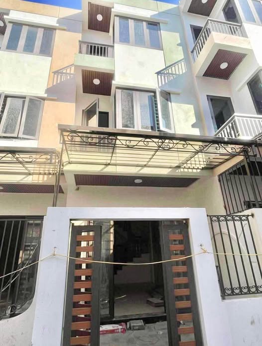 Nhà 3 tầng Ngô Gia Tự, Nam Định 49m² giá 3.1 tỷ - Ô tô vào tận cửa!