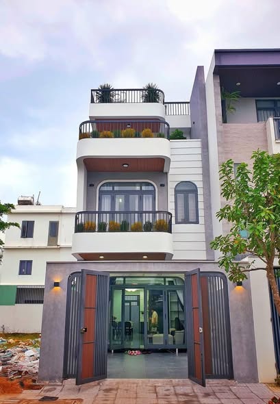 Nhà phố Khu đô thị Mỹ Gia Nha Trang 100m² giá 8.95 tỷ - Thiết kế hiện đại, sẵn nội thất cao cấp!