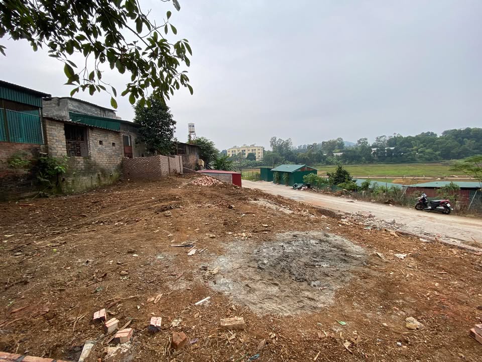 Lô đất Đoài Phương, Sơn Tây 300m² giá 1 tỷ - Cơ hội vàng cho nhà đầu tư!