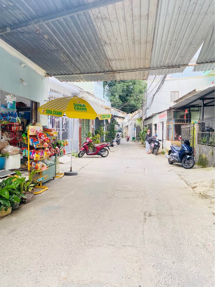 Nhà 4 tầng đường Đồng Kè, 142m² giá 10 tỷ - Dòng tiền khủng 70 triệu/tháng!