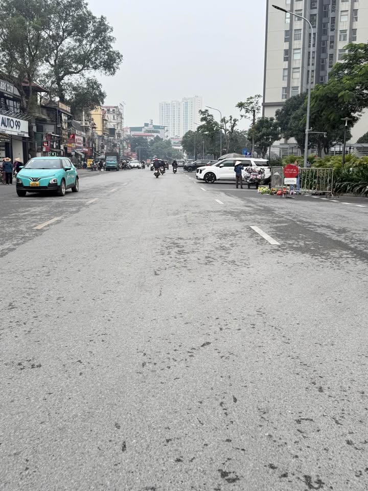 Nhà phố Phương Canh 30m² giá 8 tỷ - Mặt tiền 4.6m, ô tô vào tận nơi!