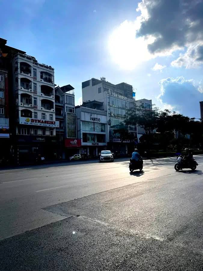 Tòa nhà FrontHouse 9 tầng Xã Đàn 260m² giá 235 tỷ - Đầu tư sinh lời hấp dẫn!