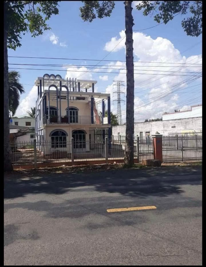 Nhà mặt tiền QL 57C, Bến Tre 550m² giá 9 tỷ - Đầu tư sinh lời ngay!