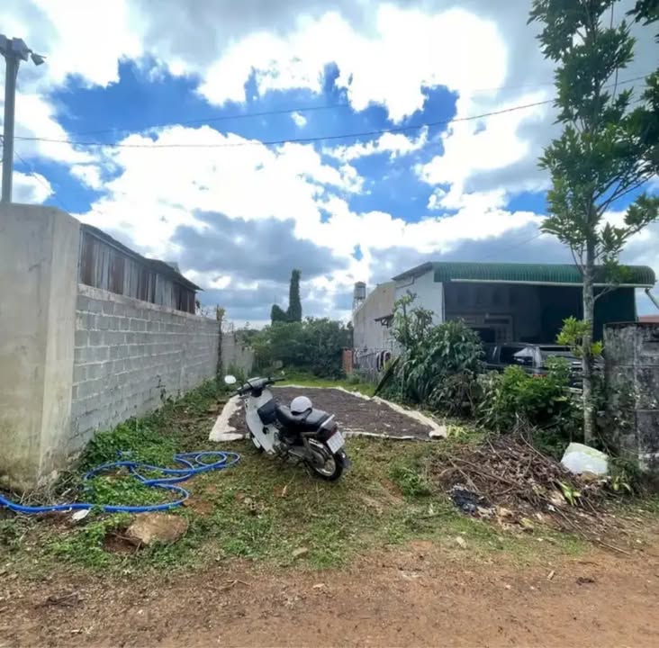 Đất Hẻm 38 Lý Chính Thắng, Bảo Lộc 196m² giá 2.4 tỷ - Khu dân cư đông đúc!