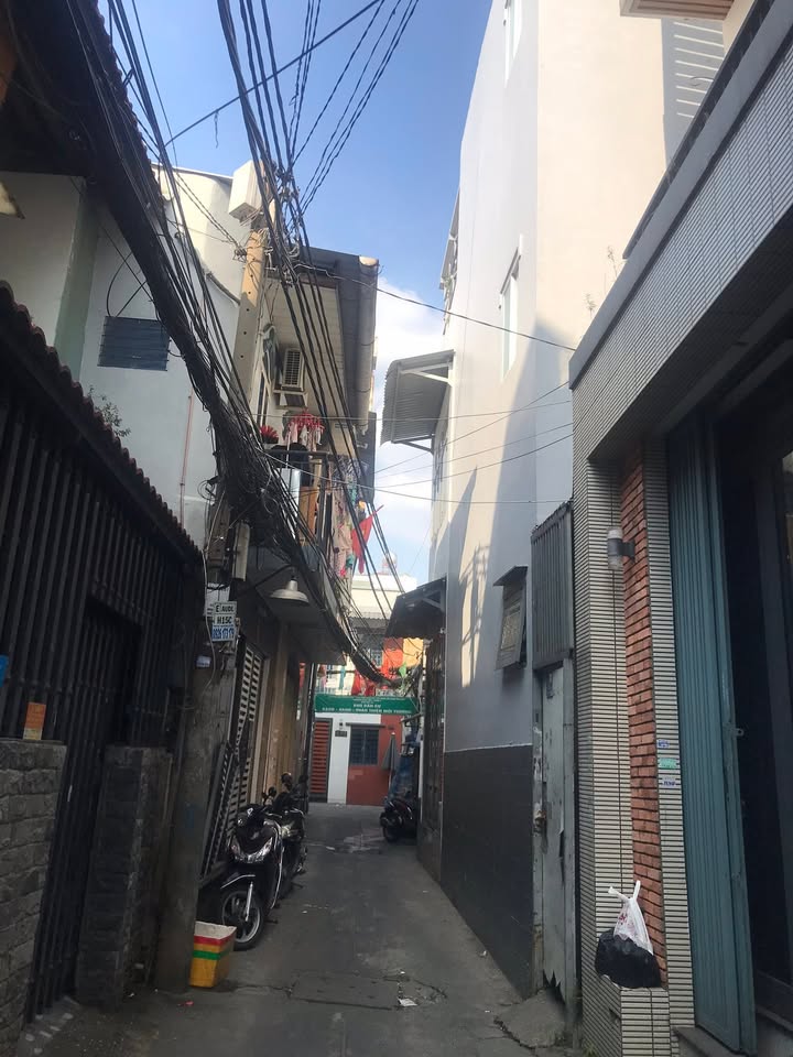 Nhà hẻm Âu Dương Lân quận 8, 43m² giá 6.4 tỷ - Sổ hồng chính chủ!