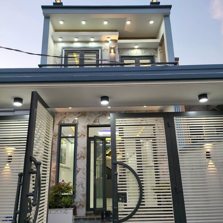 Nhà 2 Tầng Hiện Đại tại Mỹ Lộc, Cần Giuộc - Diện tích 115m² giá 2.7 tỷ - Dọn vào ở ngay!