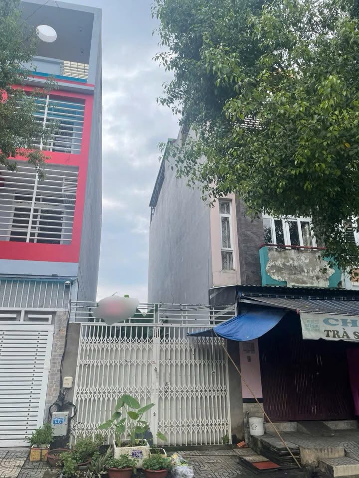 Bán đất trống đường 37, phường Tân Phong, quận 7 - Sổ hồng chính chủ, giá 15 tỷ!
