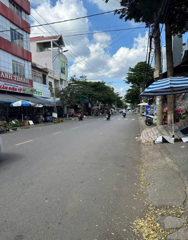 Nhà đất Trần Hưng Đạo, Đức Trọng 138.8m² giá 10 tỷ - Cơ hội đầu tư tuyệt vời!