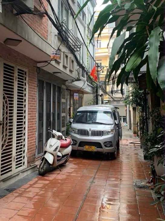 Nhà đẹp Lĩnh Nam 31m² giá 9 tỷ - Ô tô đỗ cửa, sổ đỏ chính chủ!