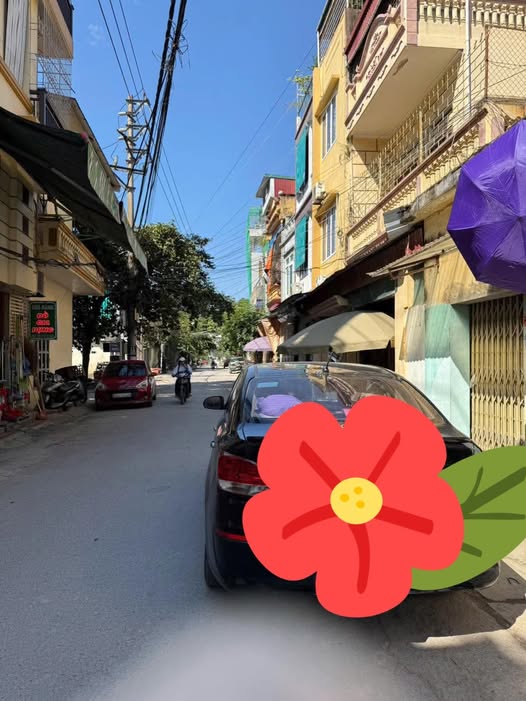 Nhà mặt đường Nam Sơn, phường Nam Ngạn, 50m² giá 2.6 tỷ - Kinh doanh hiệu quả!