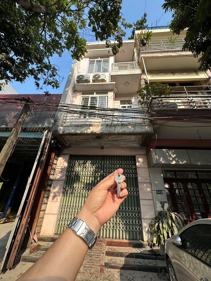 Nhà 3 tầng mặt QL38 Khắc Niệm, 72m² giá 8.5 tỷ - Dòng tiền tốt, bán gấp!