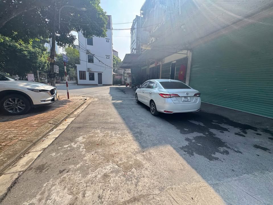 Nhà 3 tầng Kinh Bắc 67,5m² giá 7 tỷ - View vườn hoa tuyệt đẹp!