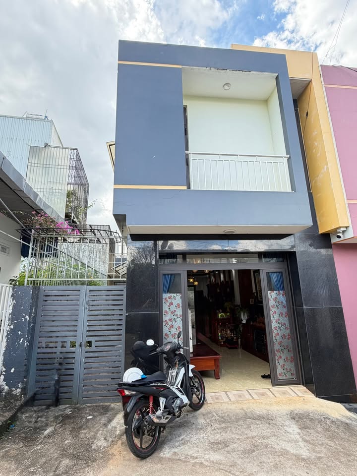 Nhà hẻm 90 Trường Chinh Pleiku 48m² giá 2.25 tỷ - Full nội thất, tiện nghi ngay!