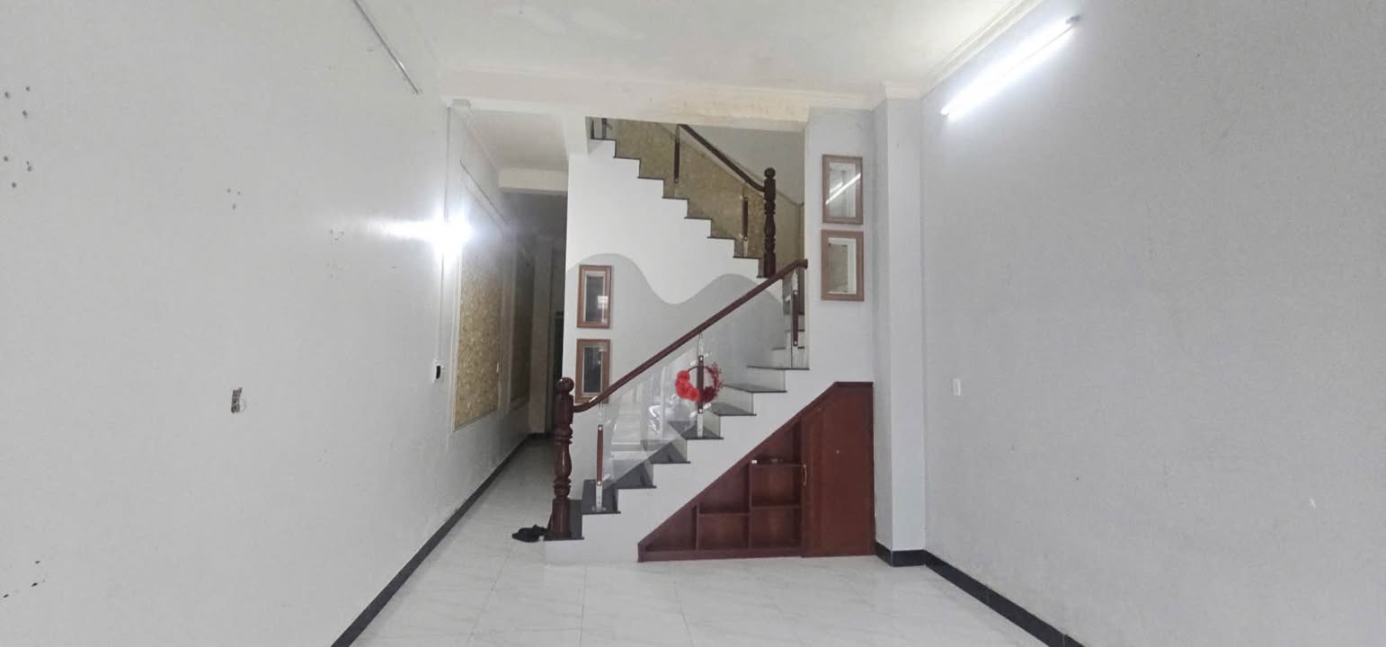 Nhà phố KDC Trần Quang Diệu Sóc Trăng 48m² giá 1.7 tỷ - Thiết kế hiện đại, đầy đủ tiện nghi!