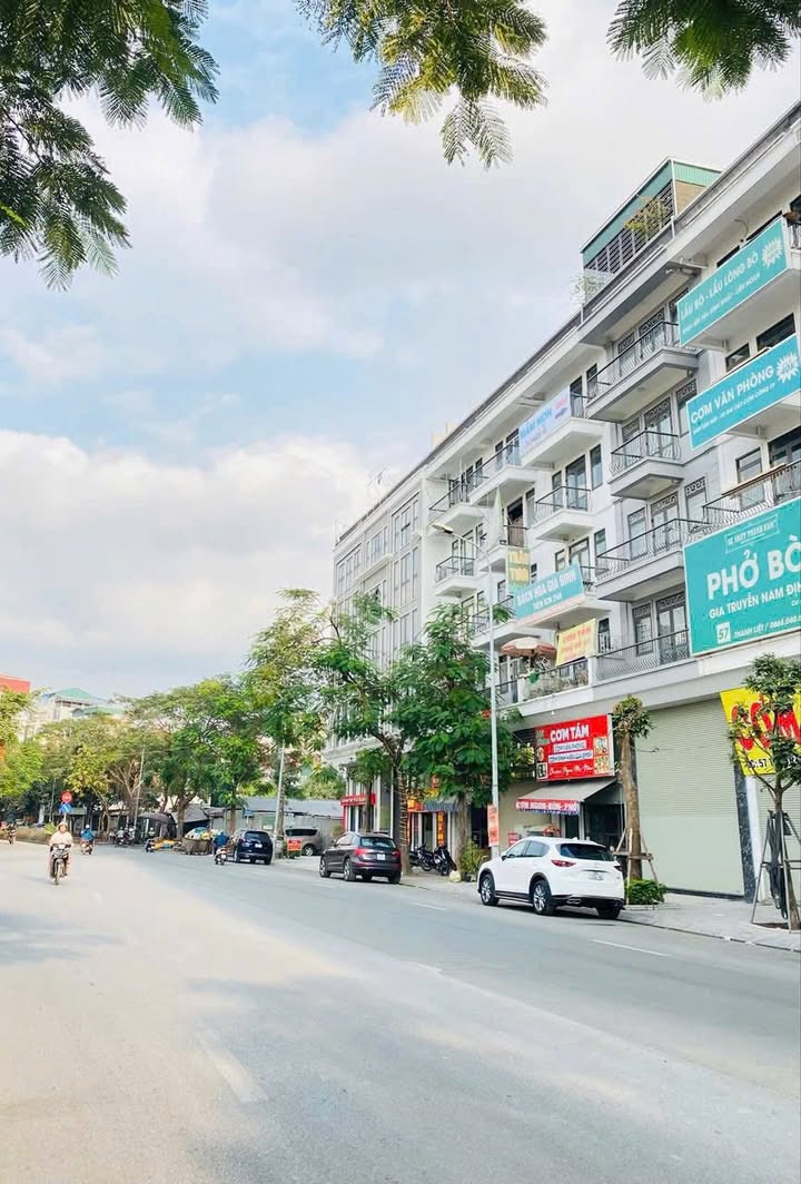 Nhà liền kề Hải Ngân, Nguyễn Xiển 50m² giá 17.9 tỷ - Kinh doanh sầm uất, ô tô tránh!