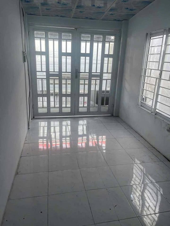 Nhà phố Sa Đéc 28.7m² giá 700 triệu - Hẻm ô tô, gần Sacombank!