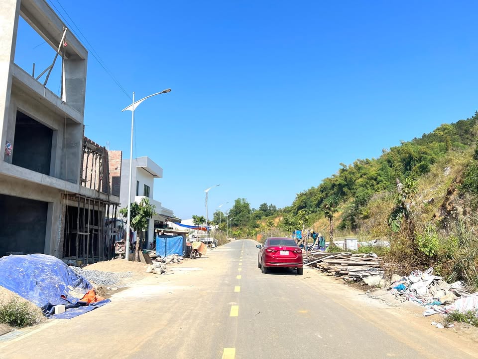 Đất nền Cam Đường Lào Cai 100m² giá 1.449 tỷ - Sổ đỏ chính chủ, giao dịch nhanh chóng!