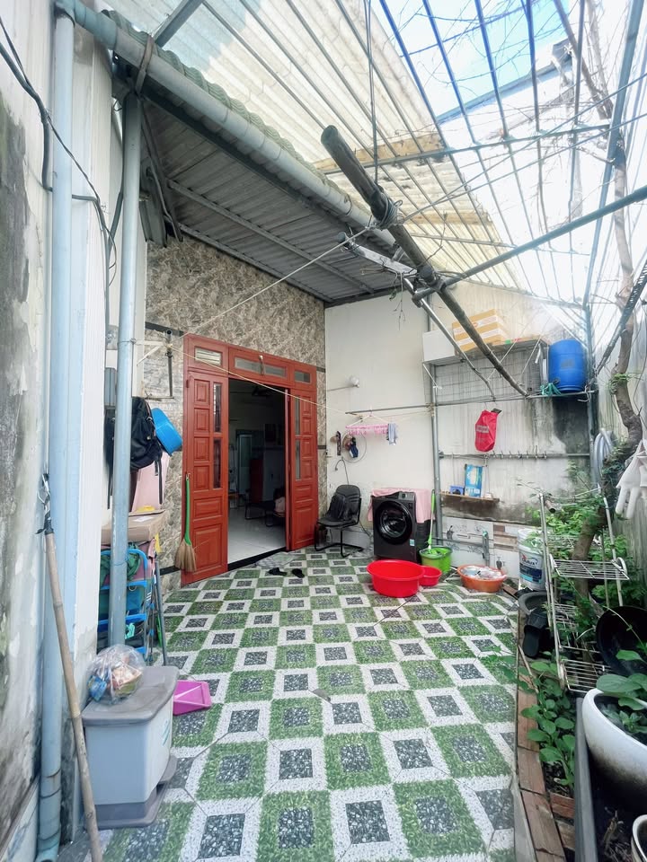 Nhà cấp 4 hẻm Đỗ Tấn Phong Dĩ An 66m² giá 1.25 tỷ - Thích hợp cho gia đình!