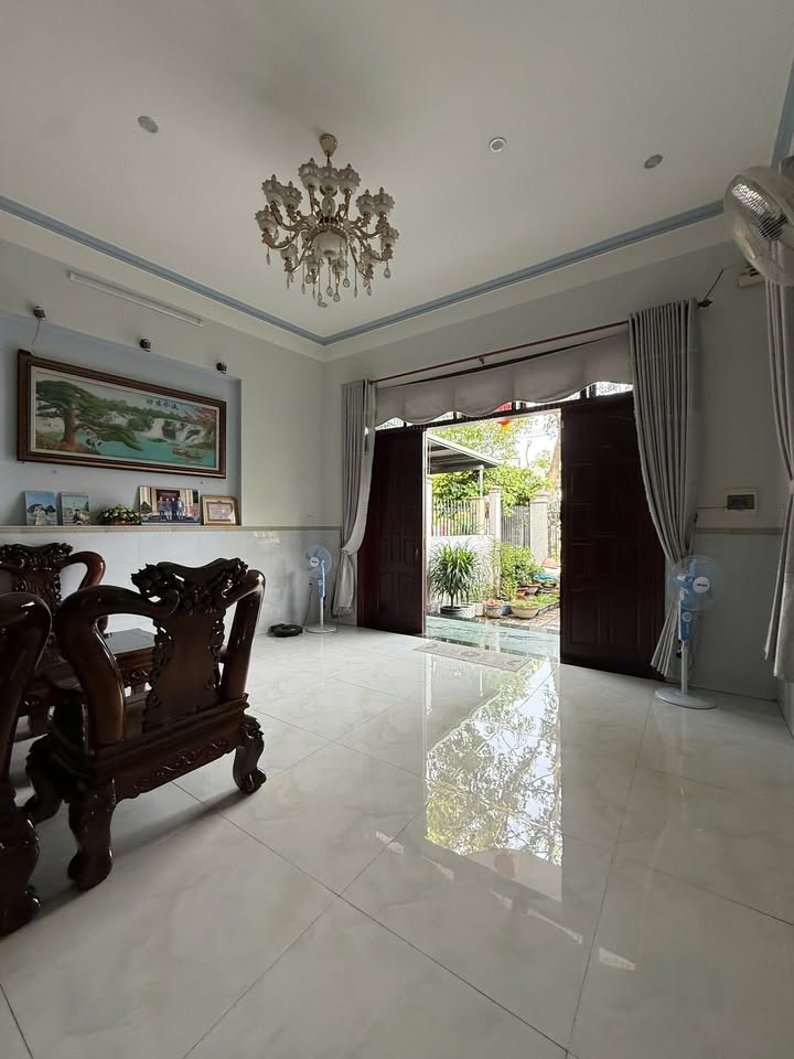 Nhà góc mái thái Hiệp Thành 264m² giá 12 tỷ - Cơ hội vàng cho bạn!